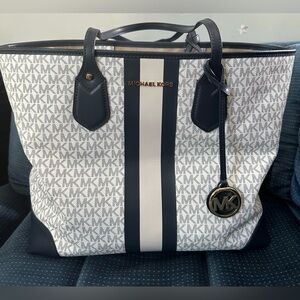 Michael Kors Navy and Cream Signature Tote